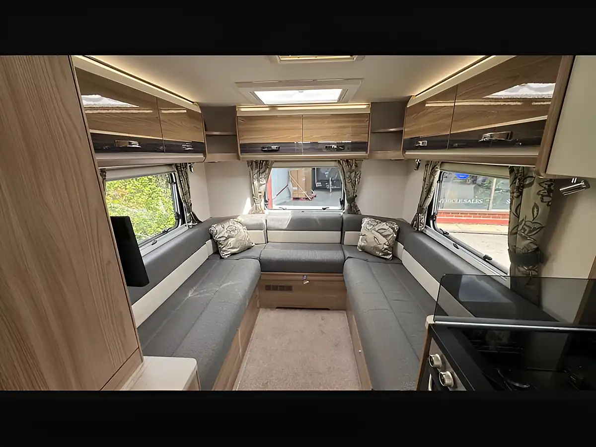 Used 2017 Fiat Ducato Bessacarr 462 White - Interior and Exterior details 7