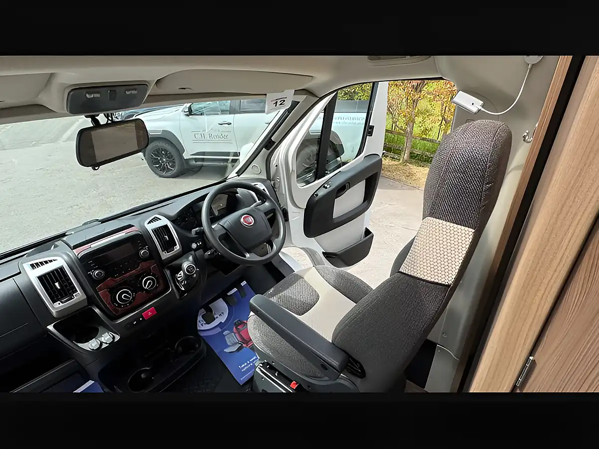Used 2017 Fiat Ducato Bessacarr 462 White - Interior and Exterior details 8