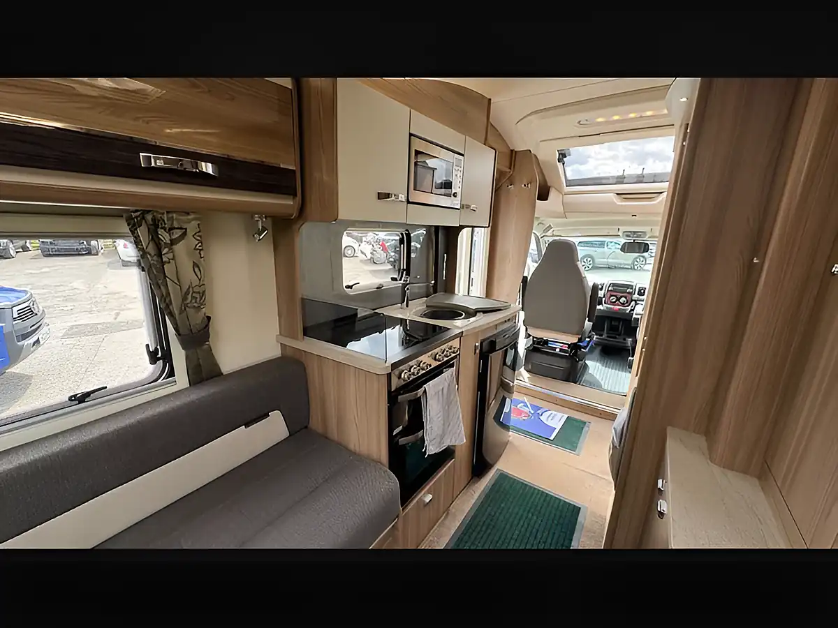 Used 2017 Fiat Ducato Bessacarr 462 White - Interior and Exterior details 9