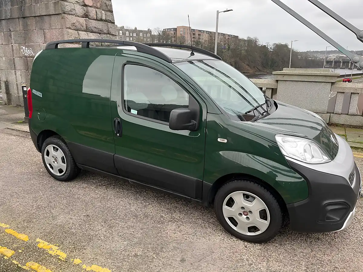 Used 2017 Fiat Fiorino Adventure Green - Interior and Exterior details 9