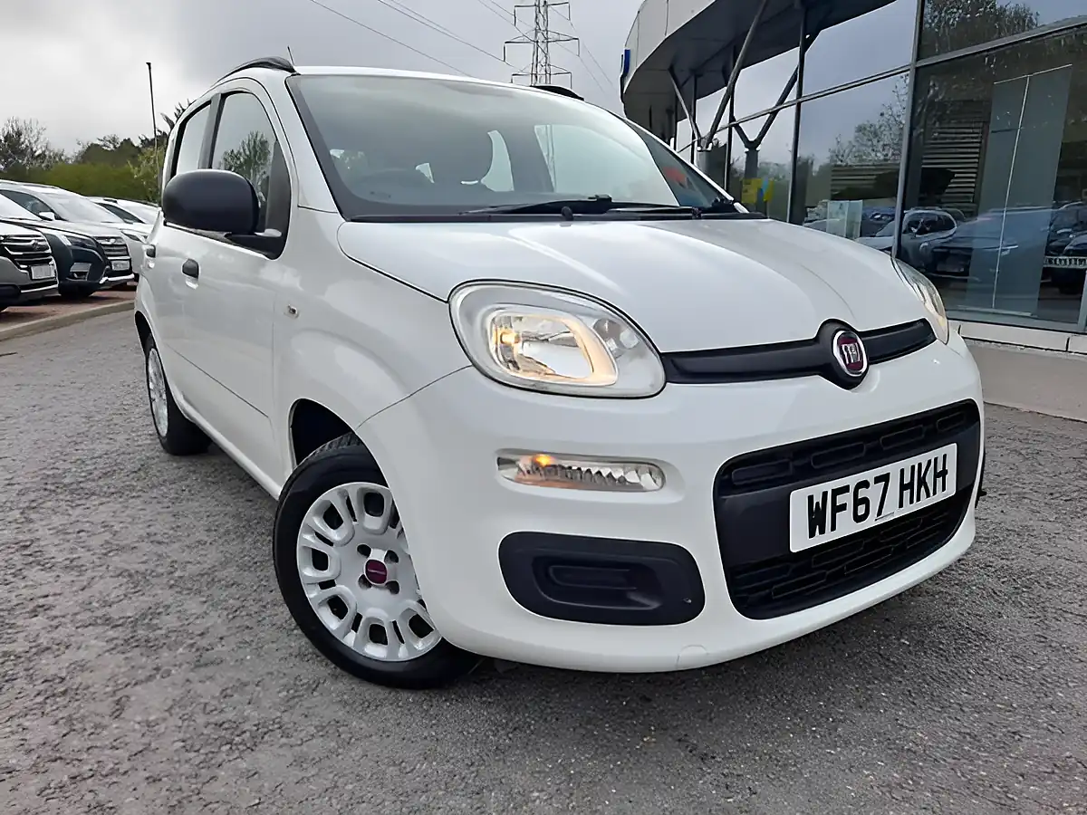 Used 2017 Fiat Panda Easy White - Front View