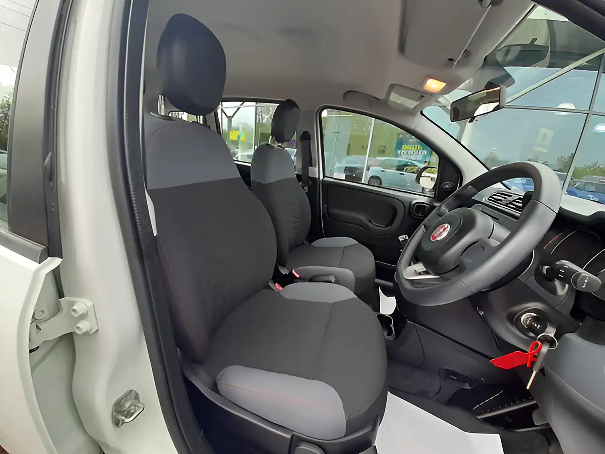 Used 2017 Fiat Panda Easy White - Interior and Exterior details 11