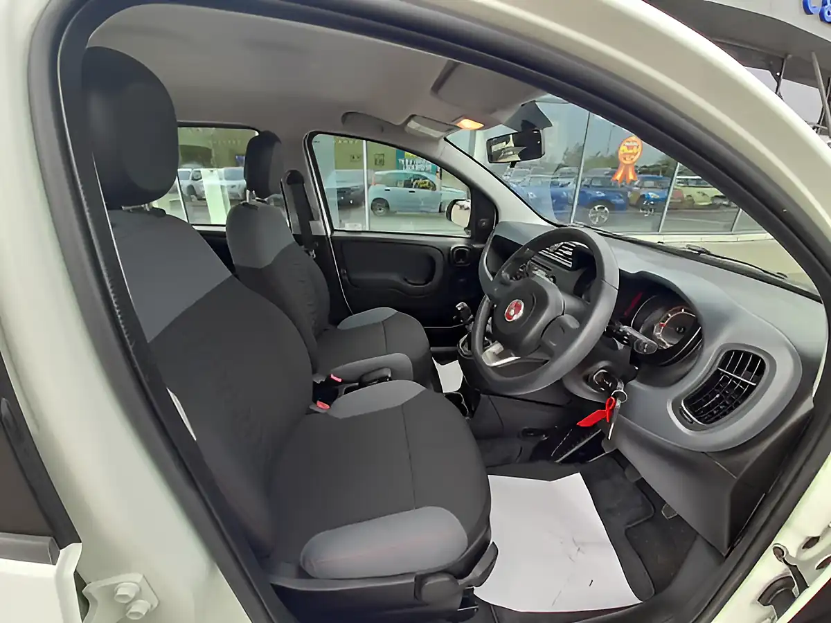 Used 2017 Fiat Panda Easy White - Interior and Exterior details 12