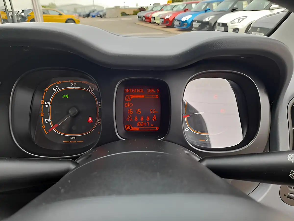 Used 2017 Fiat Panda Easy White - Interior and Exterior details 15