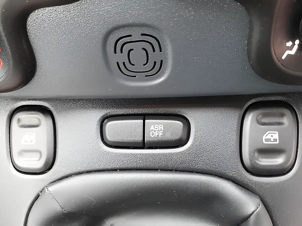 Used 2017 Fiat Panda Easy White - Interior and Exterior details 17