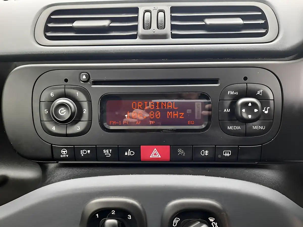 Used 2017 Fiat Panda Easy White - Interior and Exterior details 19
