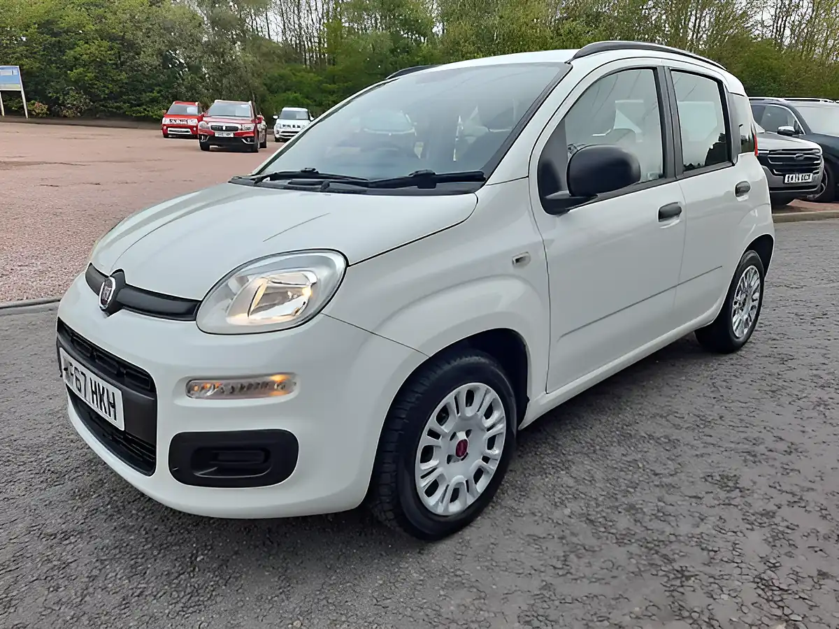Used 2017 Fiat Panda Easy White - Interior and Exterior details 3