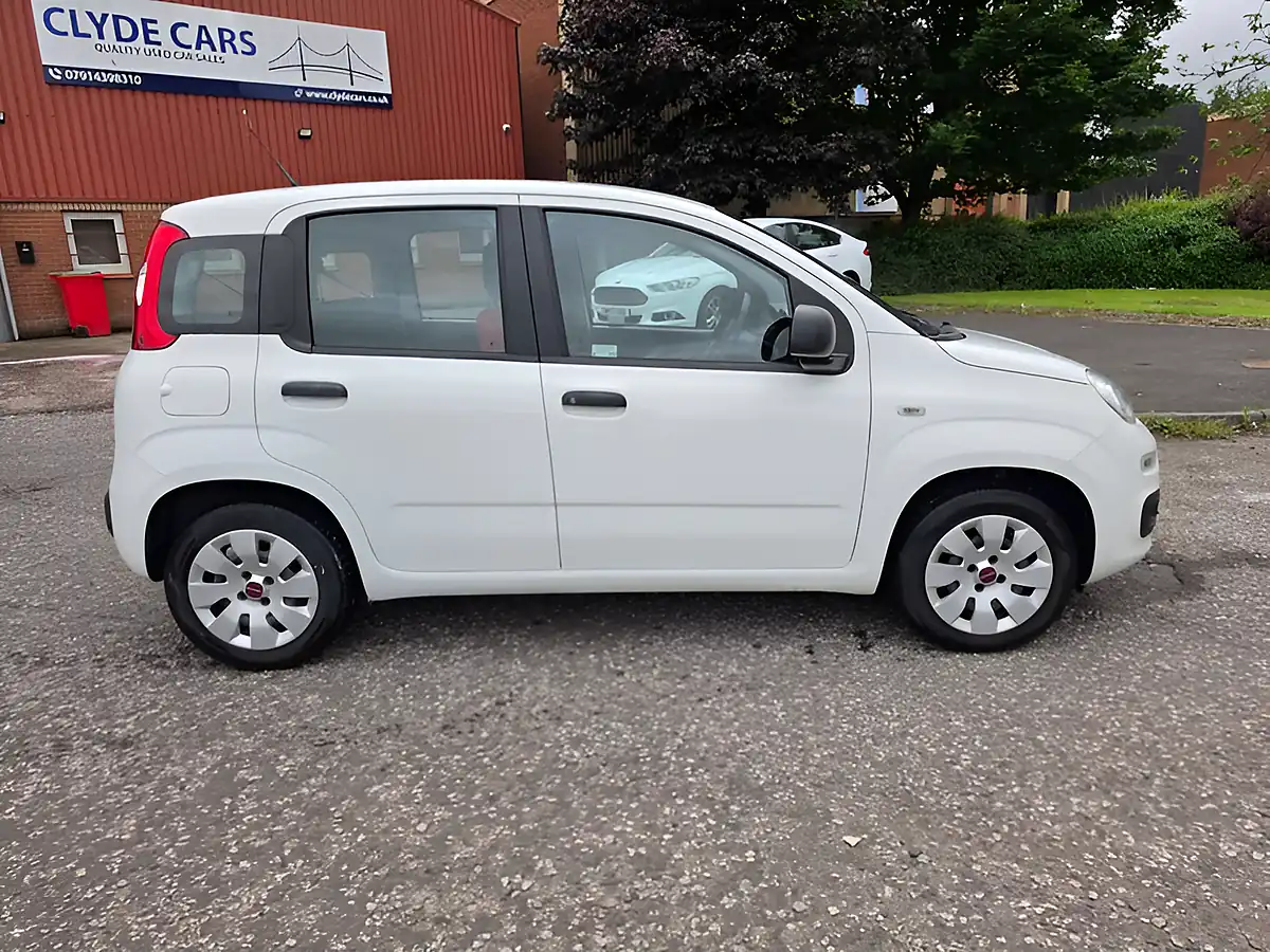 Used 2017 Fiat Panda Pop White - Interior and Exterior details 4