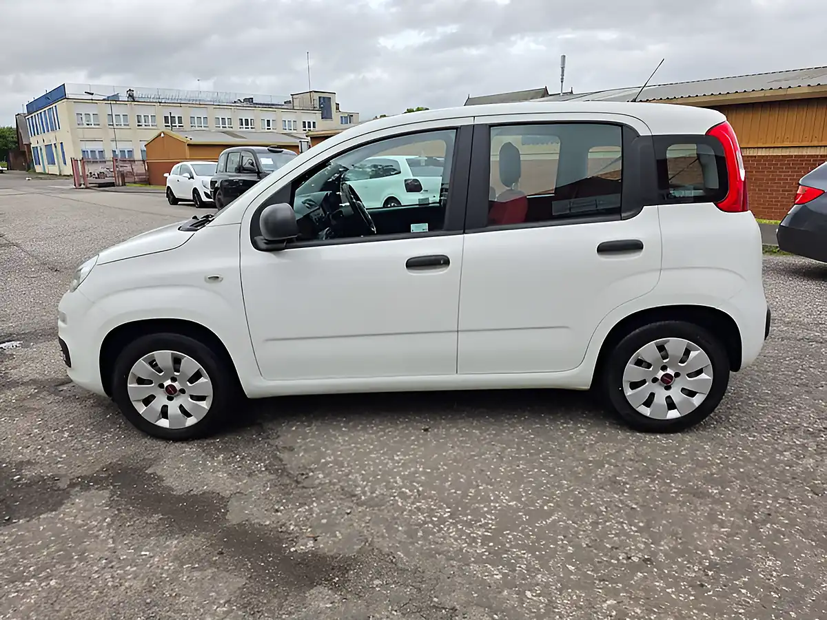 Used 2017 Fiat Panda Pop White - Interior and Exterior details 5