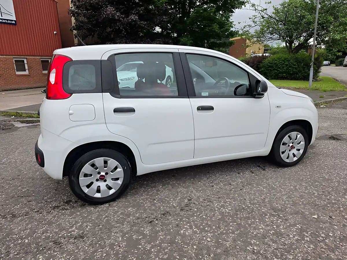 Used 2017 Fiat Panda Pop White - Interior and Exterior details 6