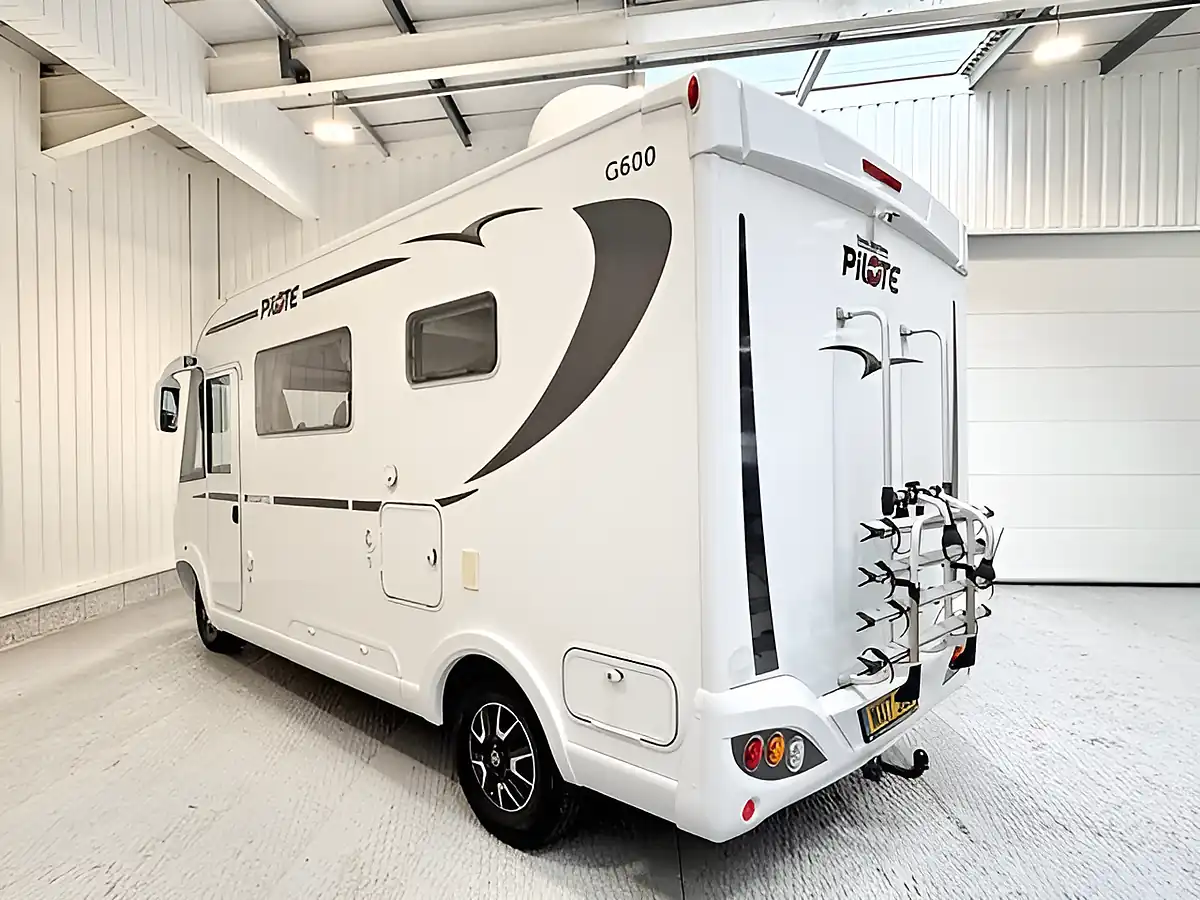 Used 2017 Fiat Pilote Essentiel G600L White - Interior and Exterior details 4