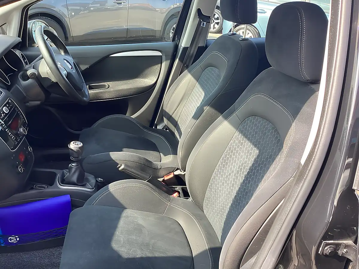 Used 2017 Fiat Punto Easy + Crossover Black - Interior and Exterior details 3