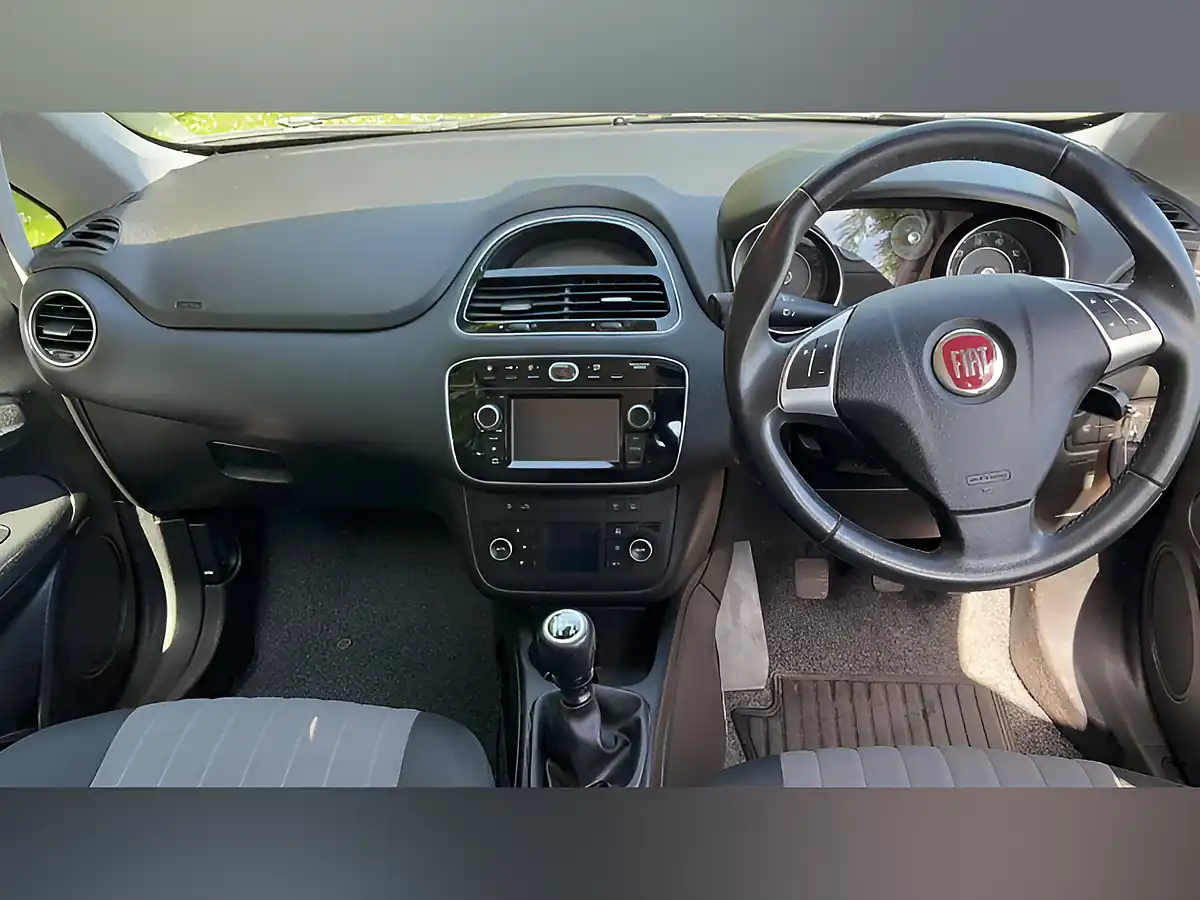 Used 2017 Fiat Punto Easy Plus Blue - Interior and Exterior details 10
