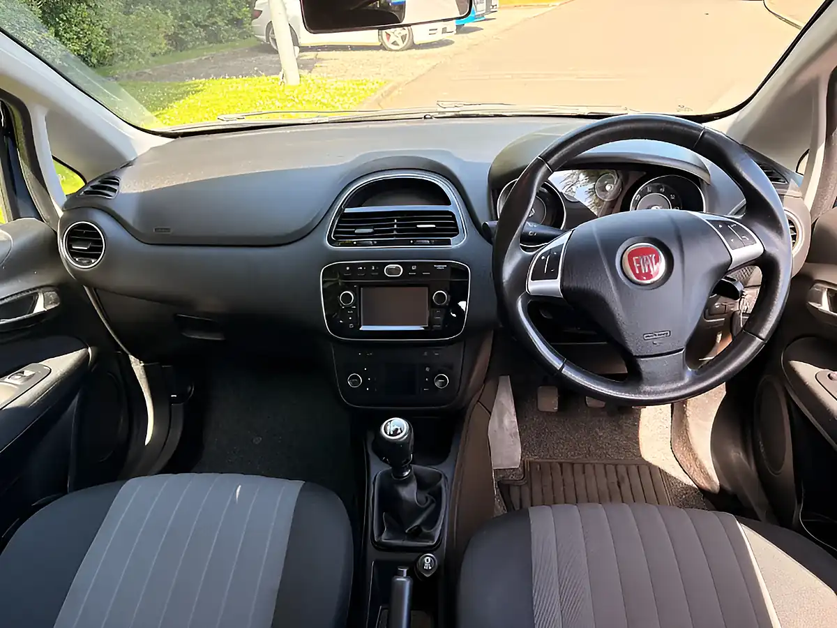 Used 2017 Fiat Punto Easy Plus Blue - Interior and Exterior details 11