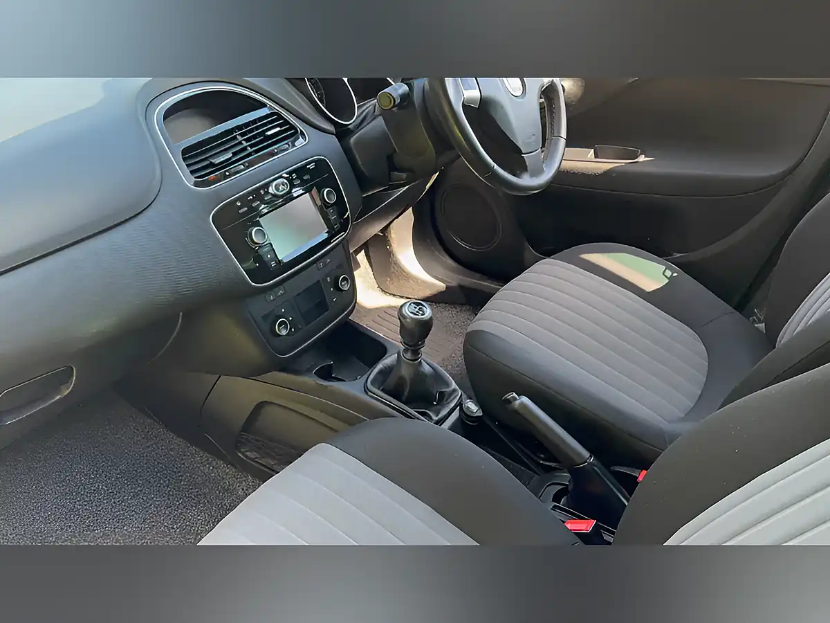Used 2017 Fiat Punto Easy Plus Blue - Interior and Exterior details 14