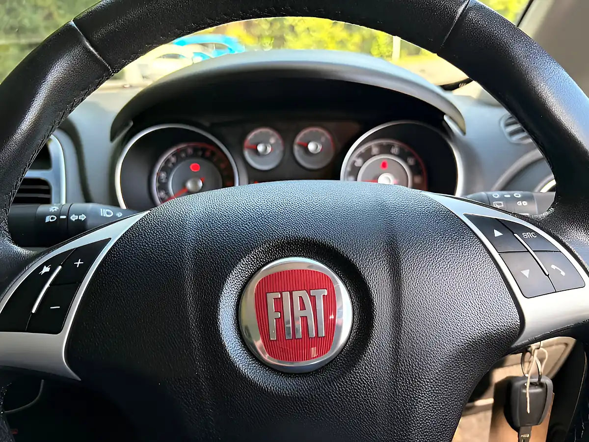 Used 2017 Fiat Punto Easy Plus Blue - Interior and Exterior details 16