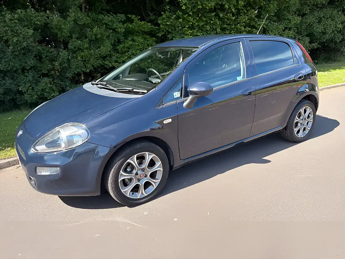 Used 2017 Fiat Punto Easy Plus Blue - Interior and Exterior details 2
