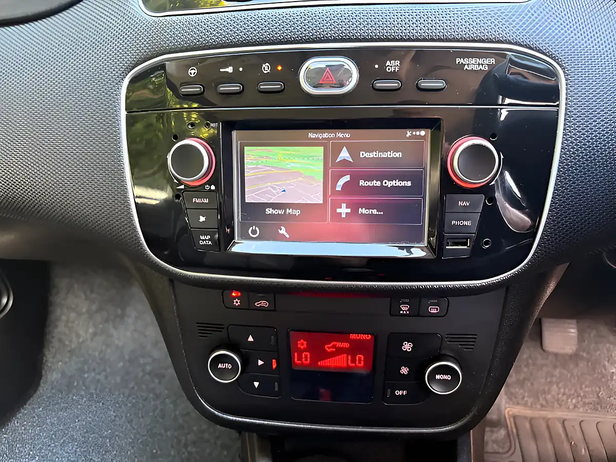 Used 2017 Fiat Punto Easy Plus Blue - Interior and Exterior details 20