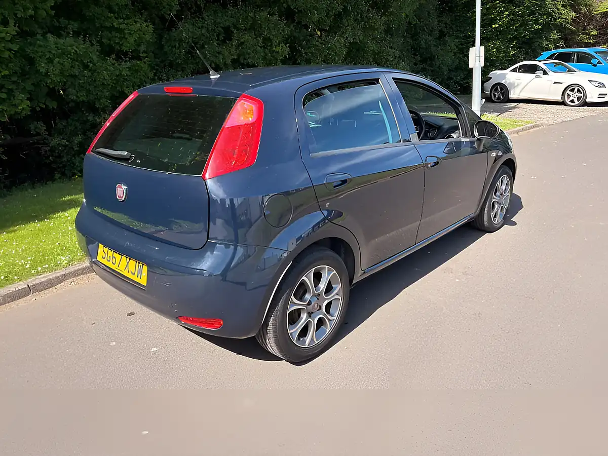 Used 2017 Fiat Punto Easy Plus Blue - Interior and Exterior details 8
