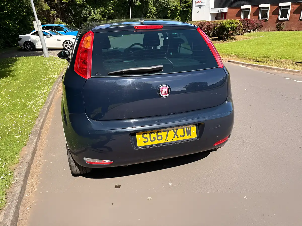 Used 2017 Fiat Punto Easy Plus Blue - Interior and Exterior details 9