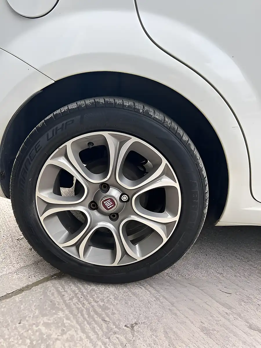 Used 2017 Fiat Punto Easy Plus White - Interior and Exterior details 16