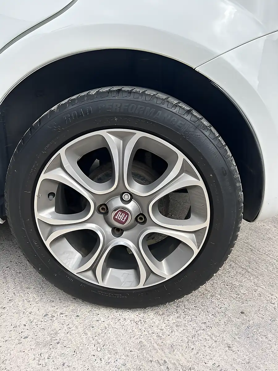 Used 2017 Fiat Punto Easy Plus White - Interior and Exterior details 18