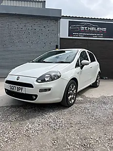 Used 2017 Fiat Punto Easy Plus White - Interior and Exterior details 3
