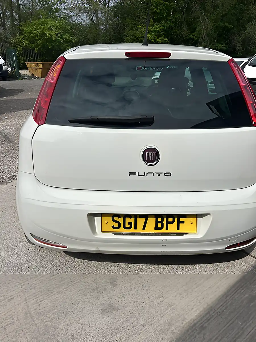 Used 2017 Fiat Punto Easy Plus White - Interior and Exterior details 5