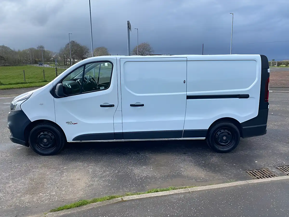 Used 2017 Fiat Talento Lwb White - Interior and Exterior details 16