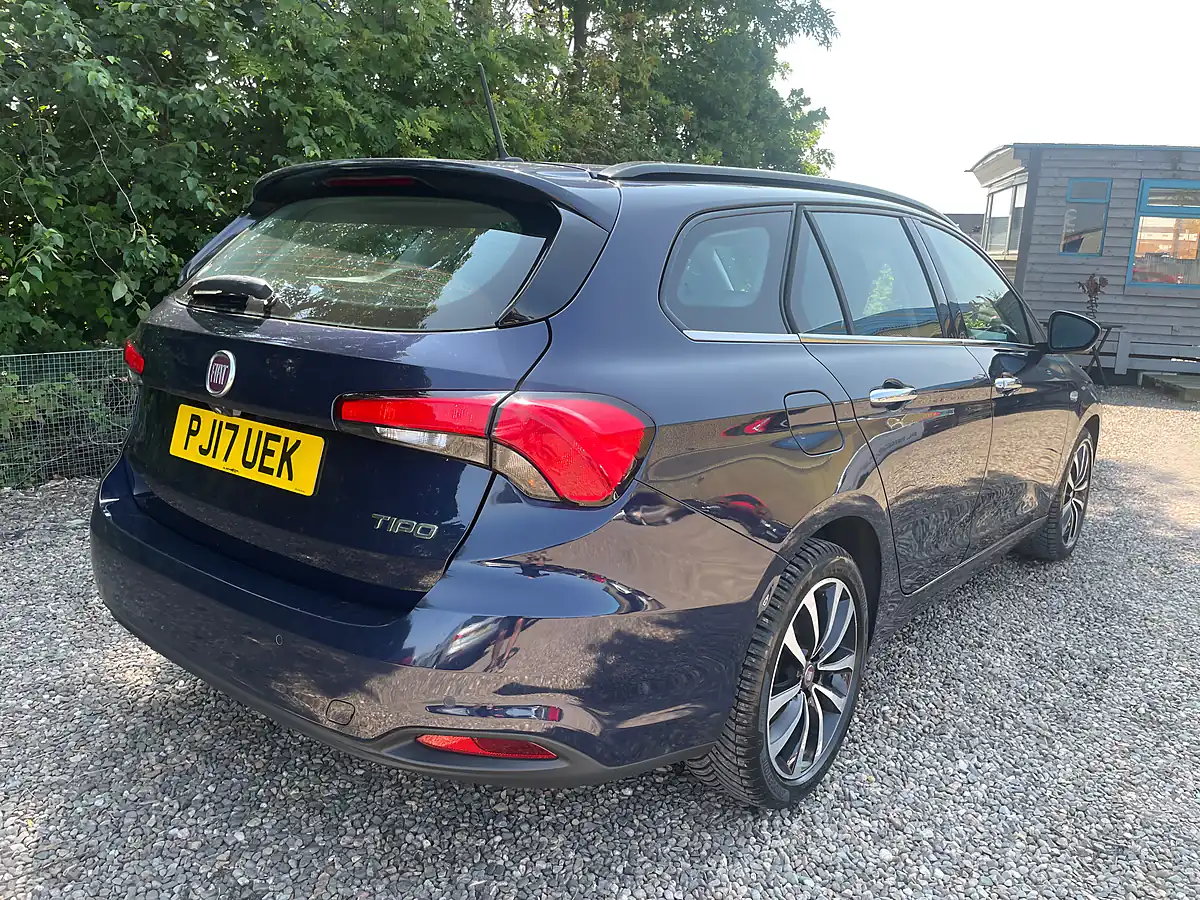 Used 2017 Fiat Tipo Lounge Elba Blue - Interior and Exterior details 3