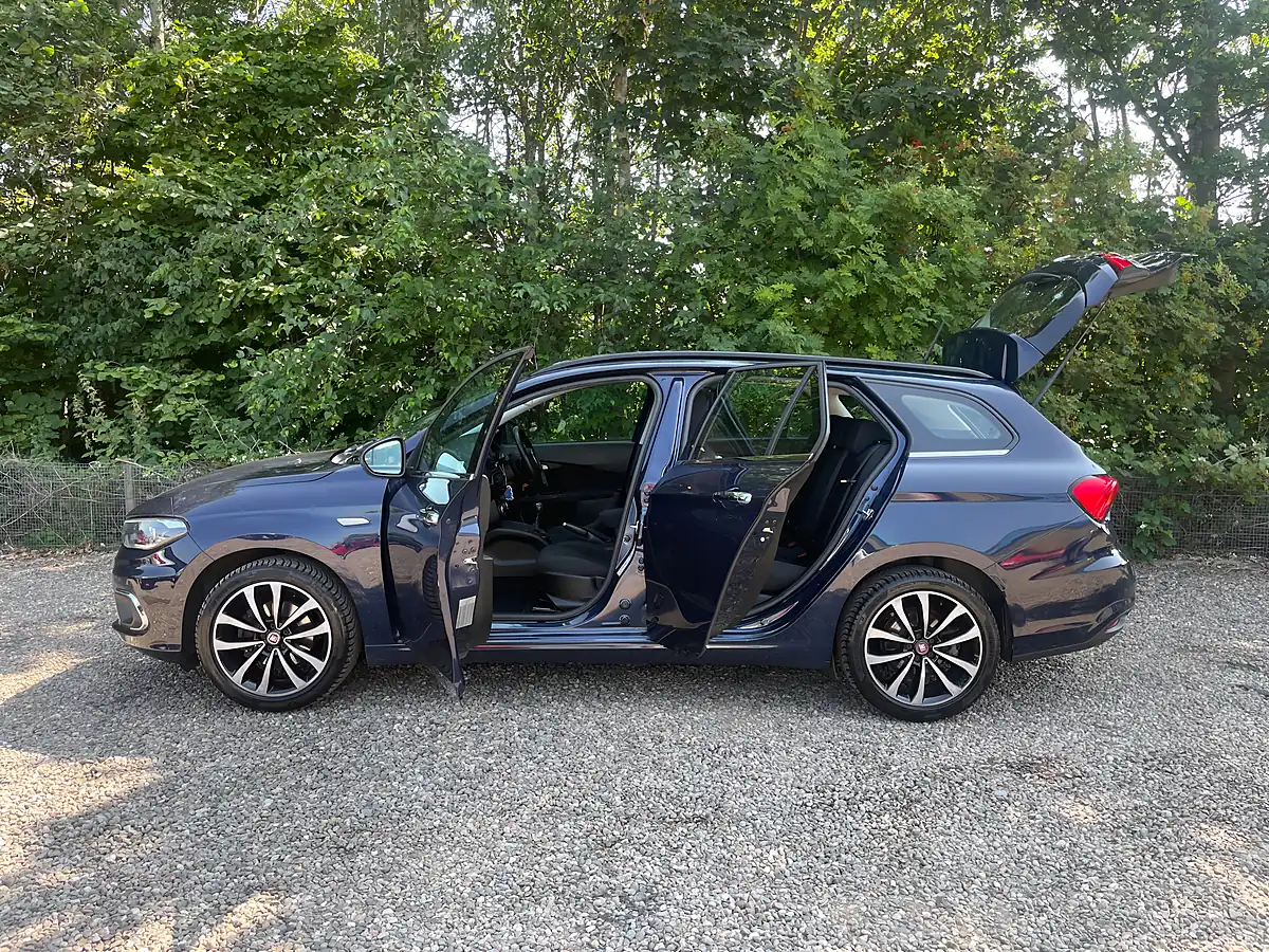 Used 2017 Fiat Tipo Lounge Elba Blue - Interior and Exterior details 8