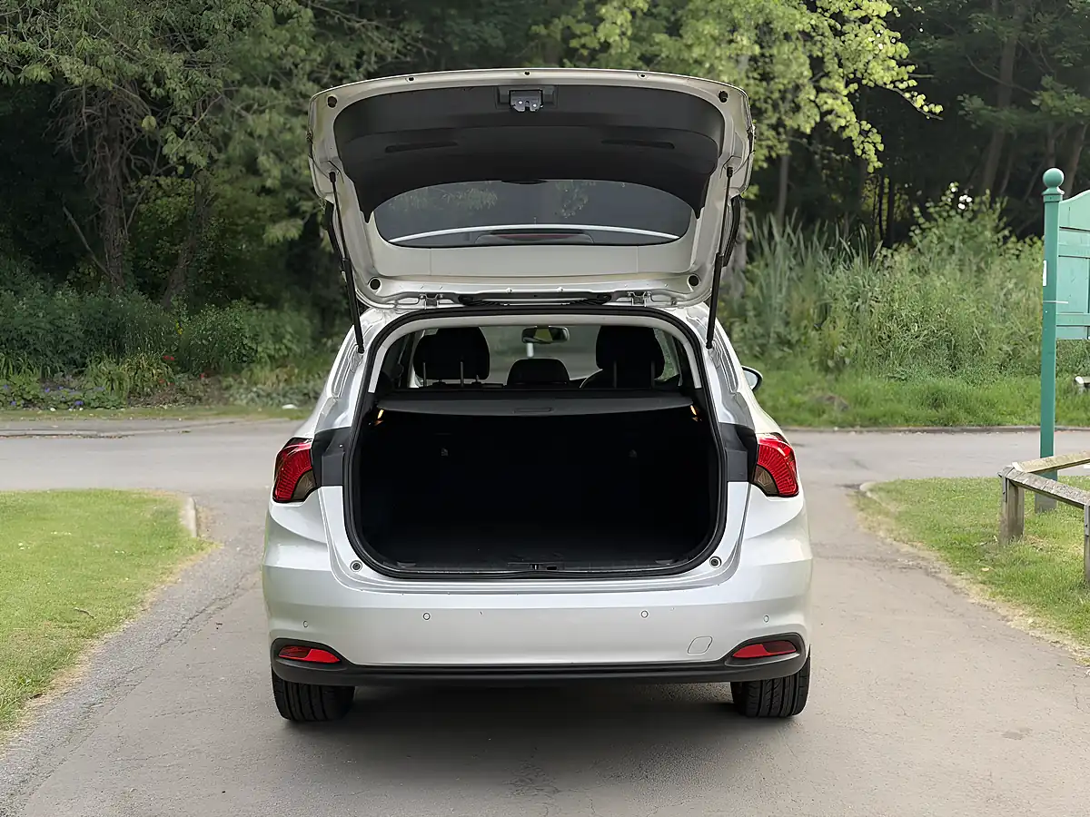 Used 2017 Fiat Tipo Lounge Grey - Interior and Exterior details 10