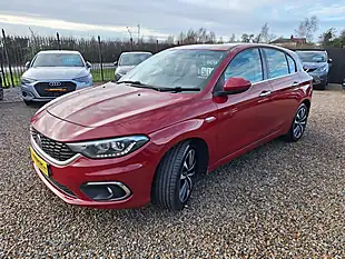 Used 2017 Fiat Tipo Lounge Red - Interior and Exterior details 7