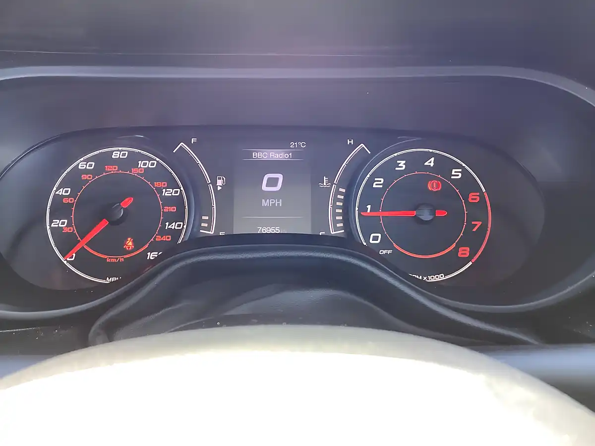 Used 2017 Fiat Tipo Lounge Red - Interior and Exterior details 9