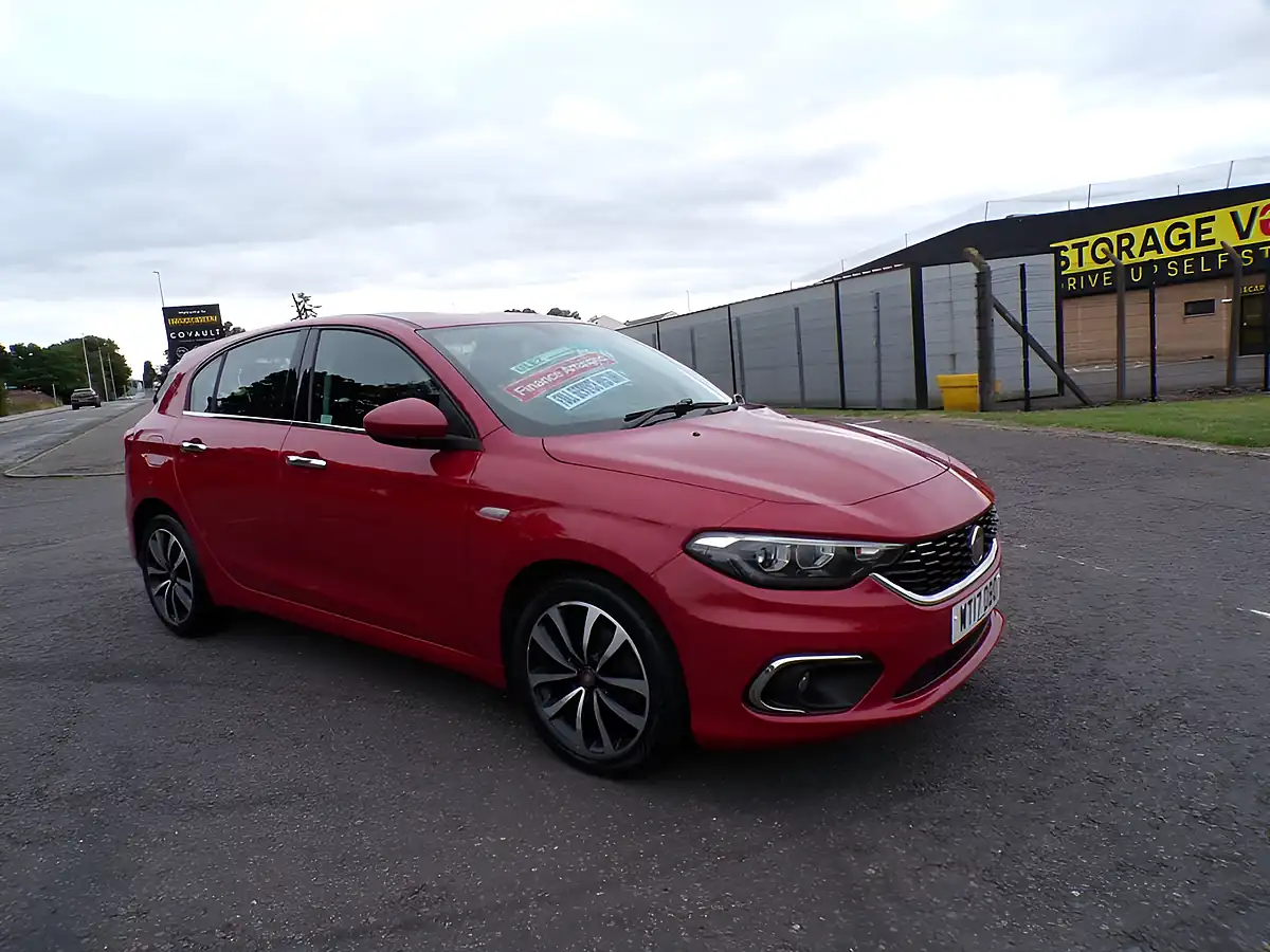 Used 2017 Fiat Tipo Lounge Red - Interior and Exterior details 15