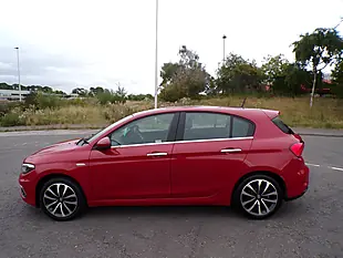 Used 2017 Fiat Tipo Lounge Red - Interior and Exterior details 2