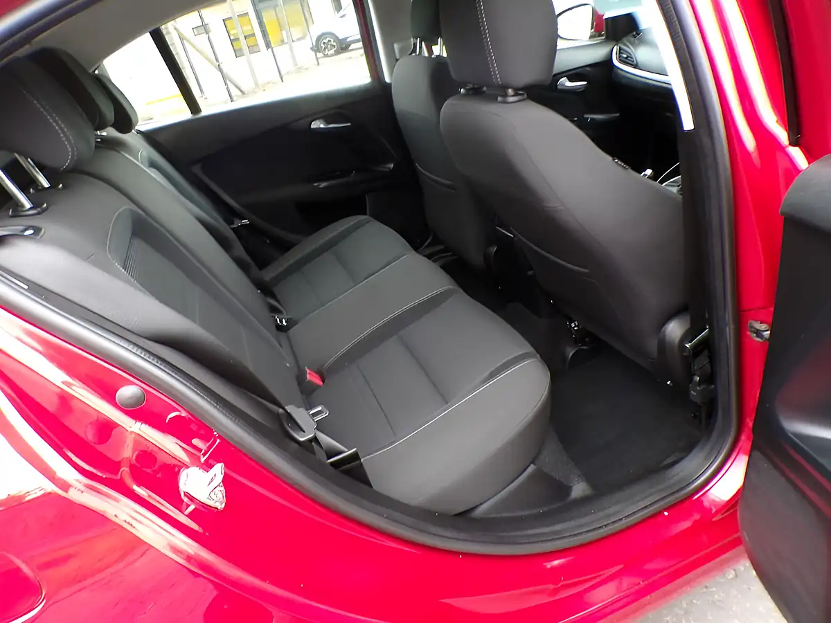 Used 2017 Fiat Tipo Lounge Red - Interior and Exterior details 4