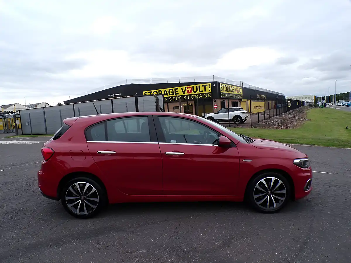 Used 2017 Fiat Tipo Lounge Red - Interior and Exterior details 5
