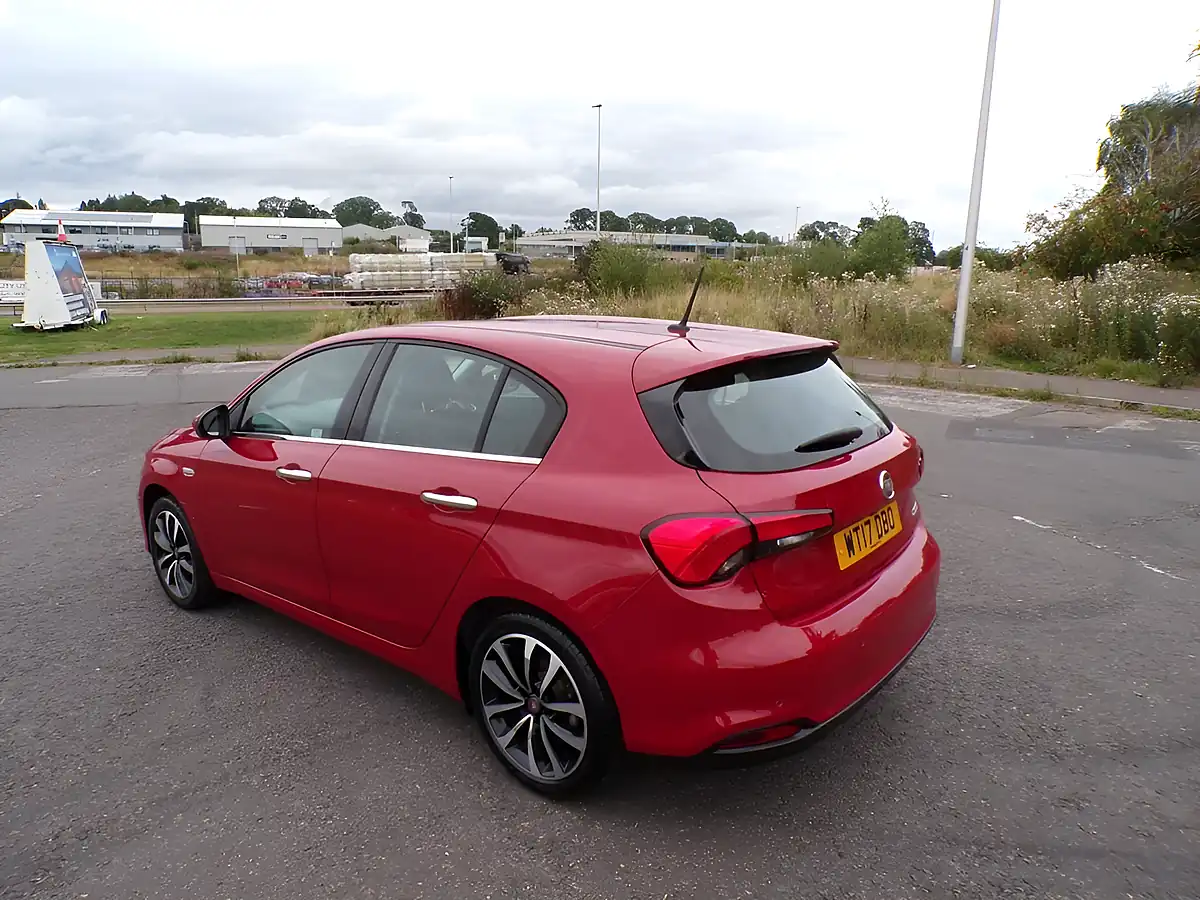 Used 2017 Fiat Tipo Lounge Red - Interior and Exterior details 9