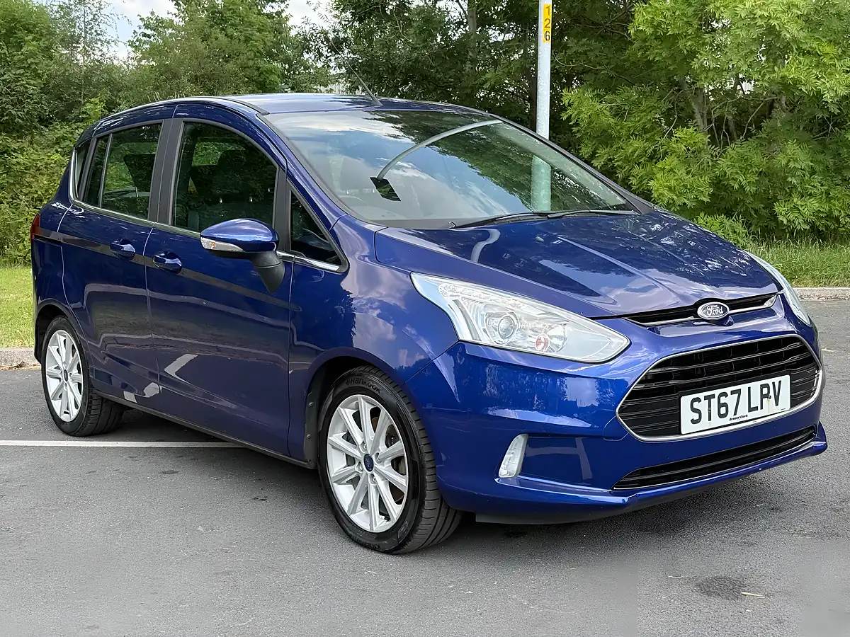 Used 2017 Ford B-Max Titanium Navigator Blue - Front View