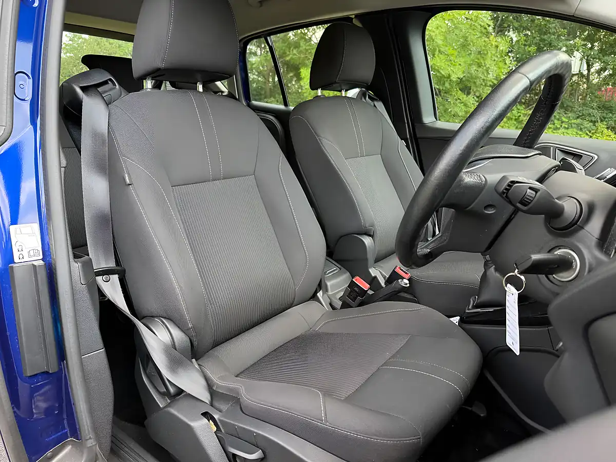 Used 2017 Ford B-Max Titanium Navigator Blue - Interior and Exterior details 11
