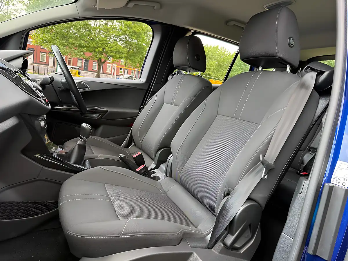 Used 2017 Ford B-Max Titanium Navigator Blue - Interior and Exterior details 12