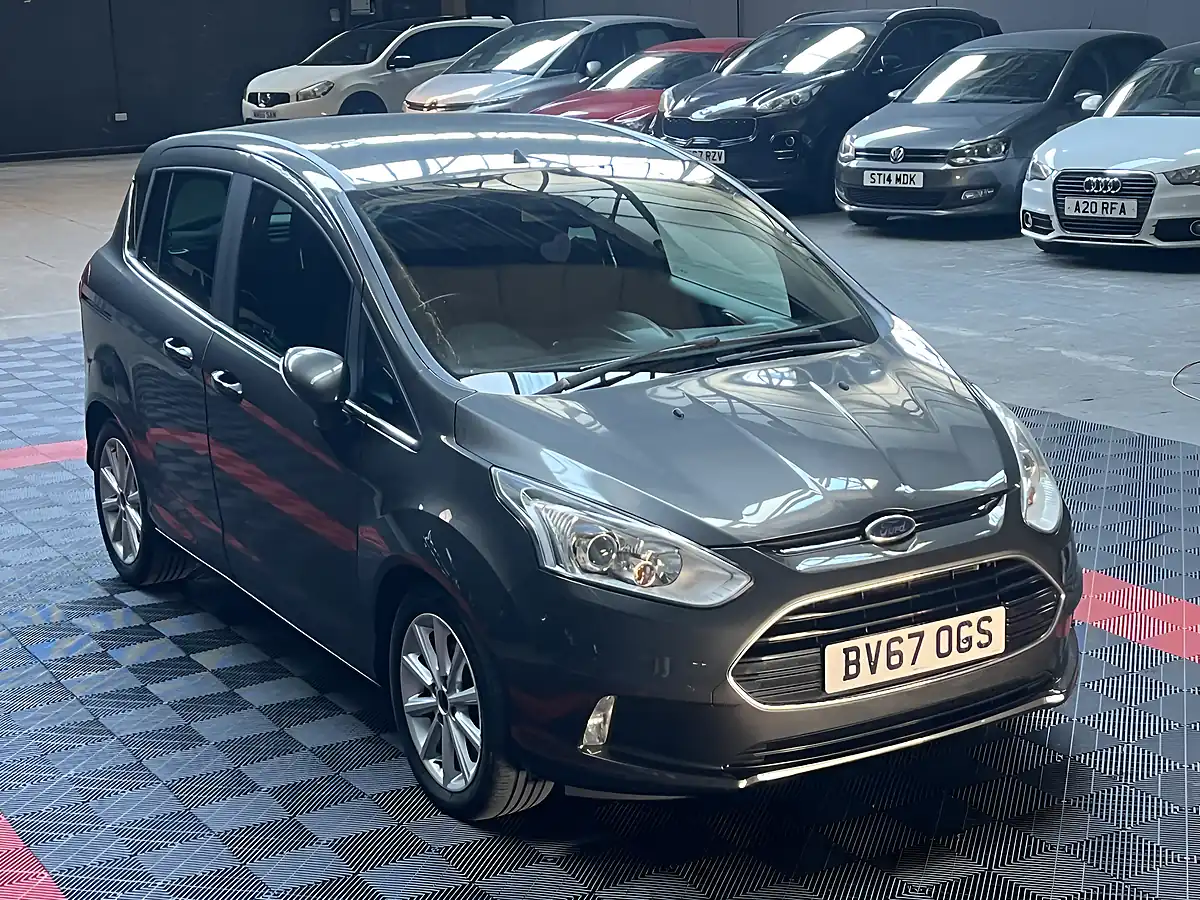 Used 2017 Ford B-Max Titanium Navigator Grey - Front View