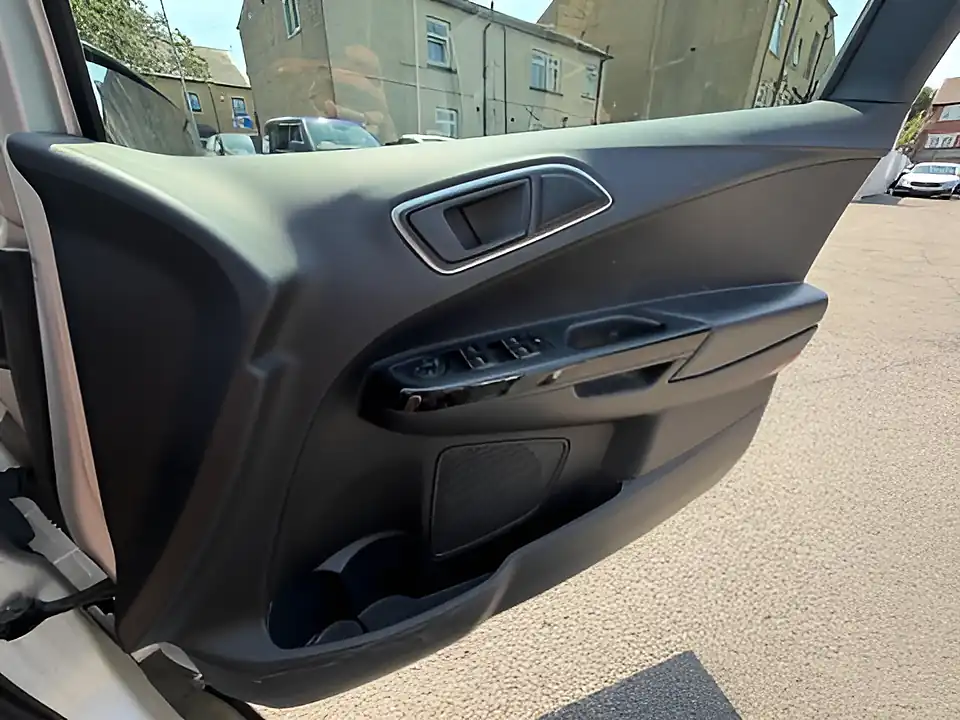 Used 2017 Ford B-Max Titanium X Navigator Moondust Silver - Interior and Exterior details 13