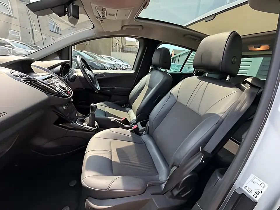 Used 2017 Ford B-Max Titanium X Navigator Moondust Silver - Interior and Exterior details 15