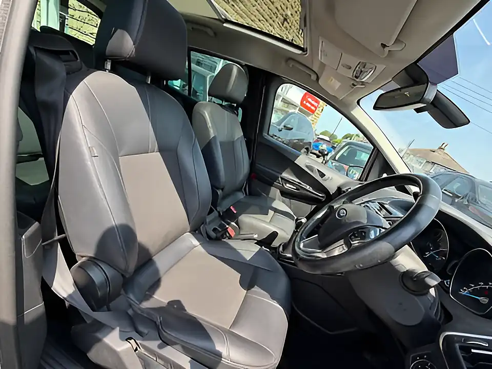 Used 2017 Ford B-Max Titanium X Navigator Moondust Silver - Interior and Exterior details 8