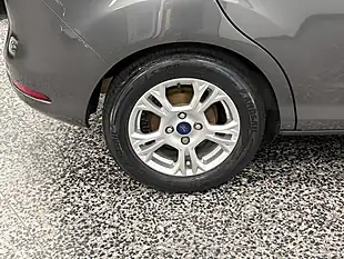 Used 2017 Ford B-Max Zetec Navigator Grey - Interior and Exterior details 11