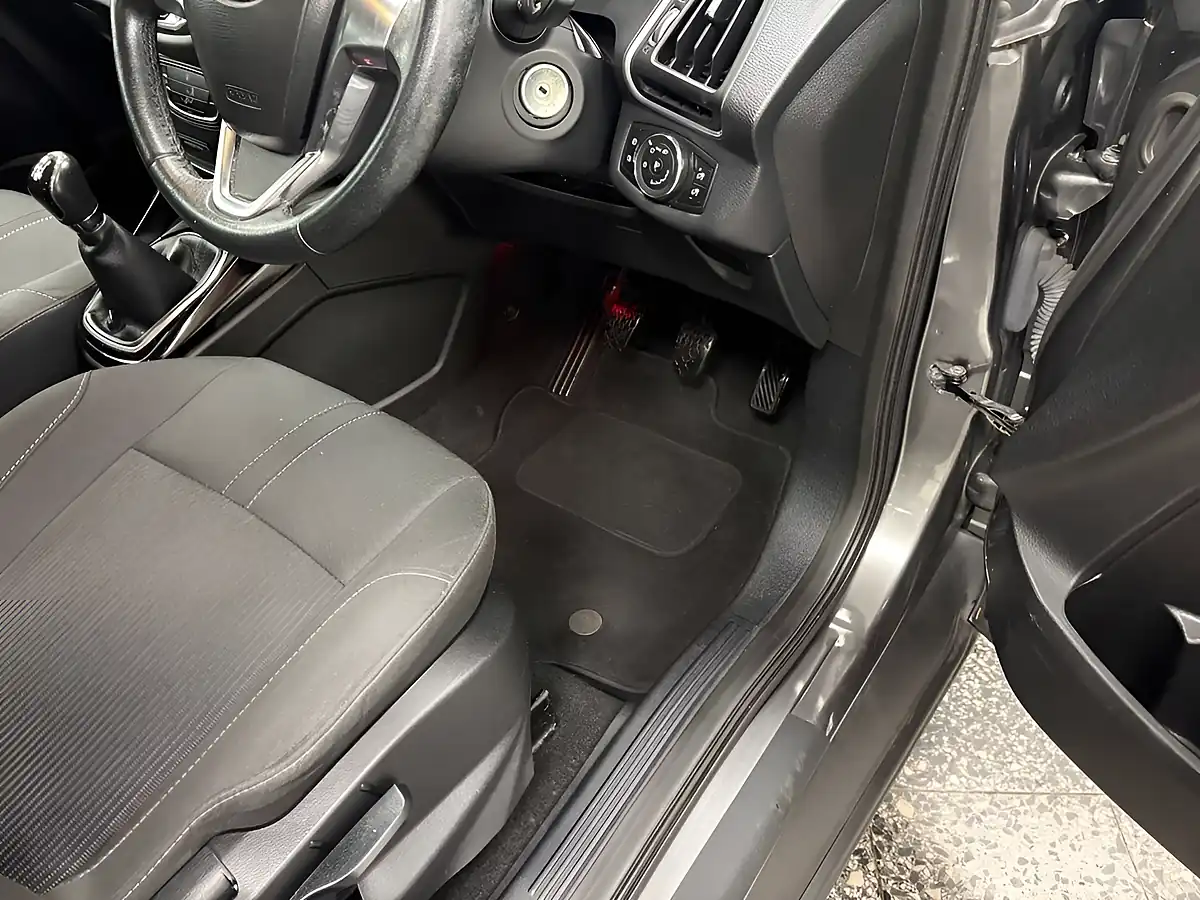 Used 2017 Ford B-Max Zetec Navigator Grey - Interior and Exterior details 18