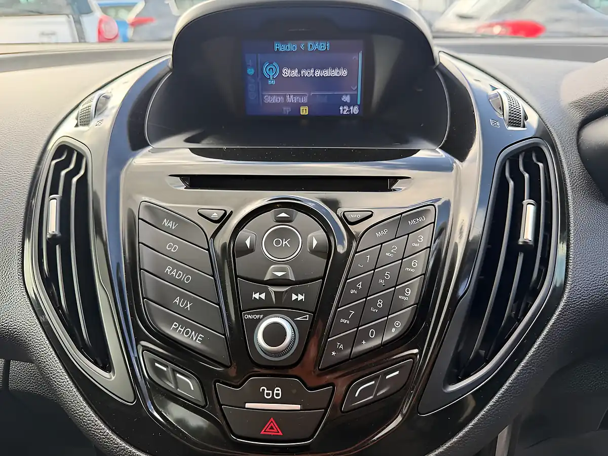 Used 2017 Ford B-Max Zetec Navigator Grey - Interior and Exterior details 5