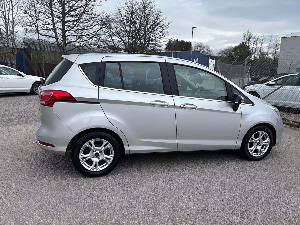 Used 2017 Ford B-Max Zetec Navigator Silver - Interior and Exterior details 11